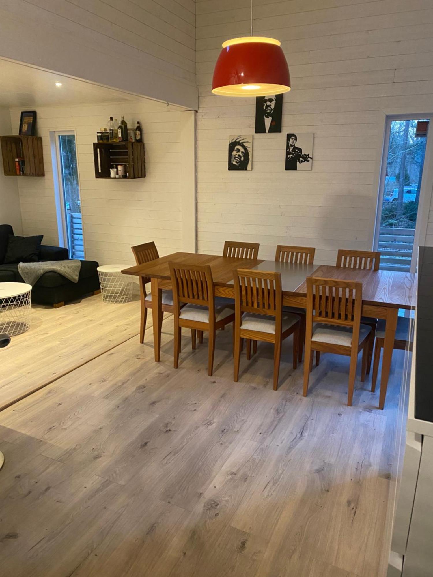 Stuga Pa Oe / Naerhet Till Vatten Mariestad Exteriör bild